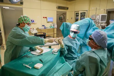 Małek Zbigniew, dr n. med. Spec. chirurgii ogólnej i onkologicznej, proktolog Gabinet